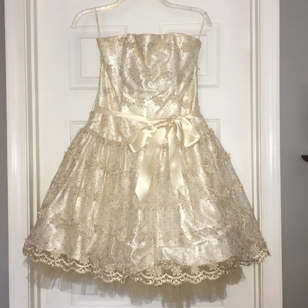 Gold sparkle party dress